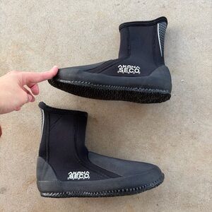 Akona Seco Self Draining Black Neoprene Boots Women’s Size 8 Snorkeling Kayaking